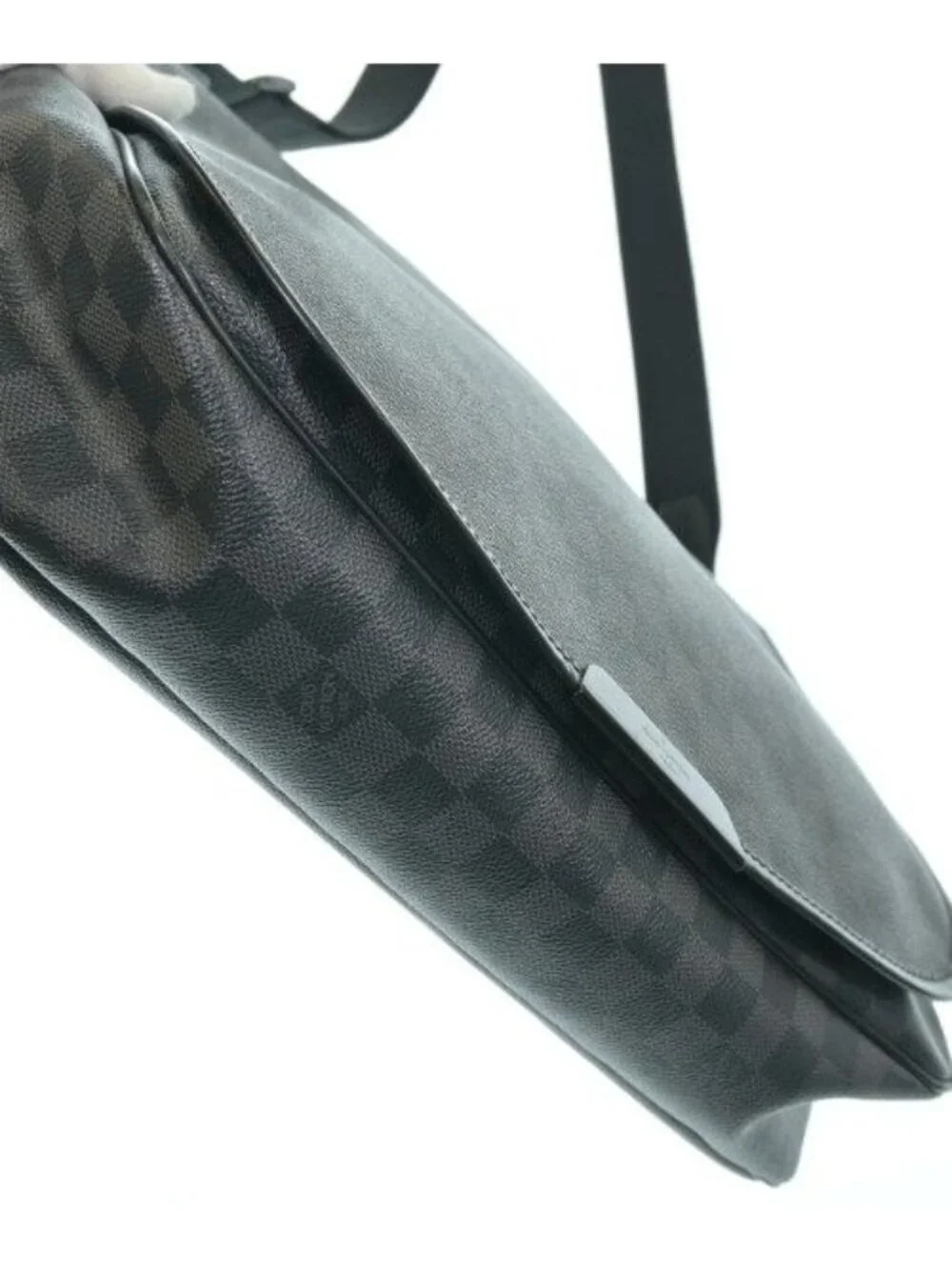 Louis Vuitton Messenger Bag